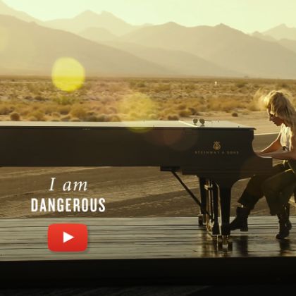 /steinway.com-americas/zh_CN/news/features/lady-gaga-video