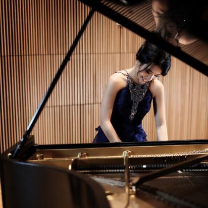 /steinway.com-americas/zh_CN/news/features/joyce-yang-going-home