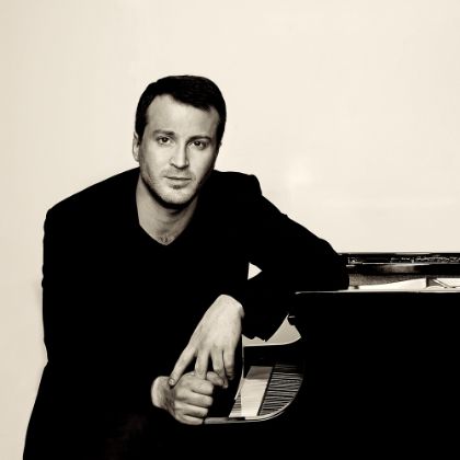 /steinway.com-americas/zh_CN/news/features/despair-hope-jean-philippe