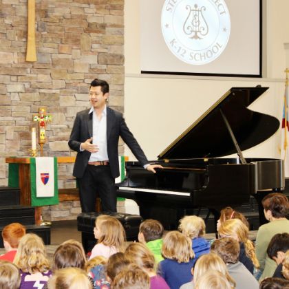 /steinway.com-americas/zh_CN/news/steinway-chronicle/k-12/chopin-reveals-a-distinguished-steinway-designation-for-st-nicholas-school