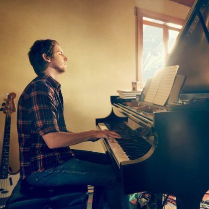/steinway.com-americas/zh_CN/soundboard/soundboard-jesse-carmichael