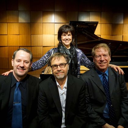 /steinway.com-americas/zh_CN/news/steinway-chronicle/spring-2018/james-madison-university-pays-homage-to-a-gentle-giant-of-piano-technicians