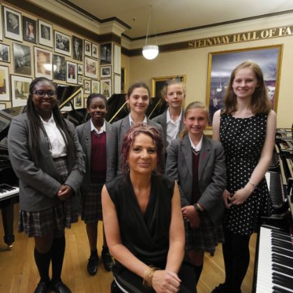 /steinway.com-americas/zh_CN/news/steinway-chronicle/winter-2017/bromley-high-becomes-first-all-steinway-girls-school-in-uk