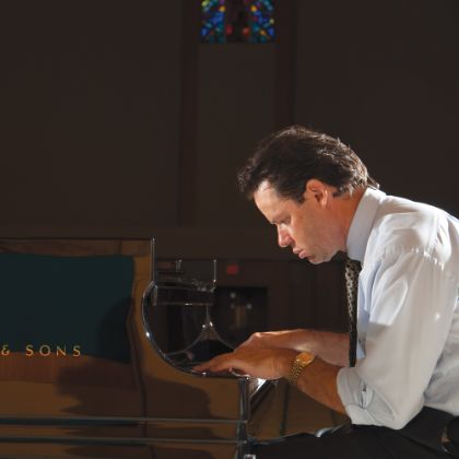 /steinway.com-americas/zh_CN/news/steinway-chronicle/winter-2017/all-steinway-spirit-permeates-practice-rooms-at-ottawa-university