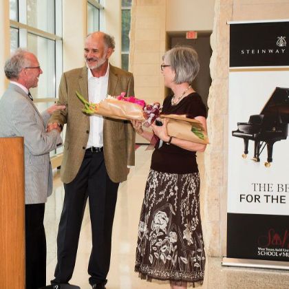 /steinway.com-americas/zh_CN/news/steinway-chronicle/winter-2019/west-texas-a-m-honors-marjorie-urban-with-all-steinway-designation