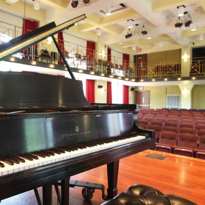 /steinway.com-americas/zh_CN/news/steinway-chronicle/winter-2020/perseverance-pays-with-a-prestigious-all-steinway-designation-for-davidson--
