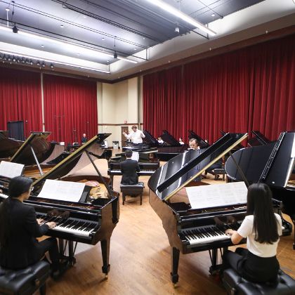 /steinway.com-americas/zh_CN/news/articles/florida-state-university-elevates-music-experience-17-new-steinways