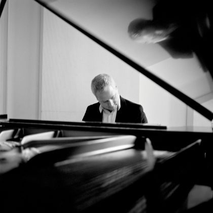 /steinway.com-americas/zh_CN/news/features/seven-centuries-denk