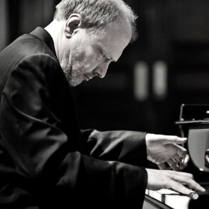 /steinway.com-americas/zh_CN/news/features/marc-andre-hamelin