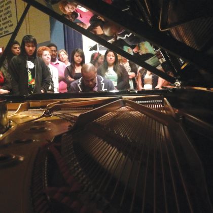 /steinway.com-americas/zh_CN/news/steinway-chronicle/k-12/fine-arts-flourish-in-fort-worth-with-record-purchase-of-boston-pianos