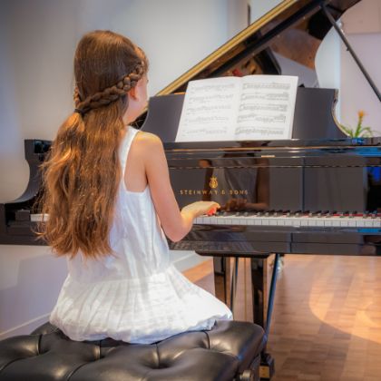 /steinway.com-americas/zh_CN/news/features/academic-success-music-to-your-ears