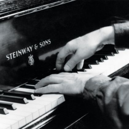 /steinway.com-americas/zh_CN/news/features/writing-at-the-piano