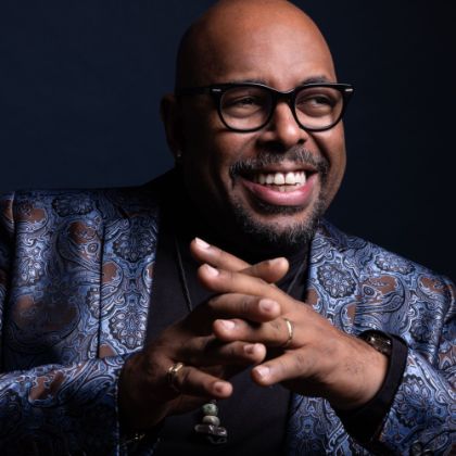 /steinway.com-americas/zh_CN/soundboard/soundboard-christian-mcbride