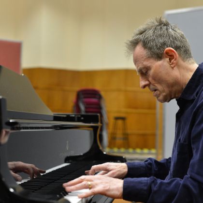 /steinway.com-americas/zh_CN/music-and-artists/featured/steinway-artist-john-paul-jones