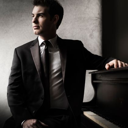/steinway.com-americas/zh_CN/news/features/drew-petersen